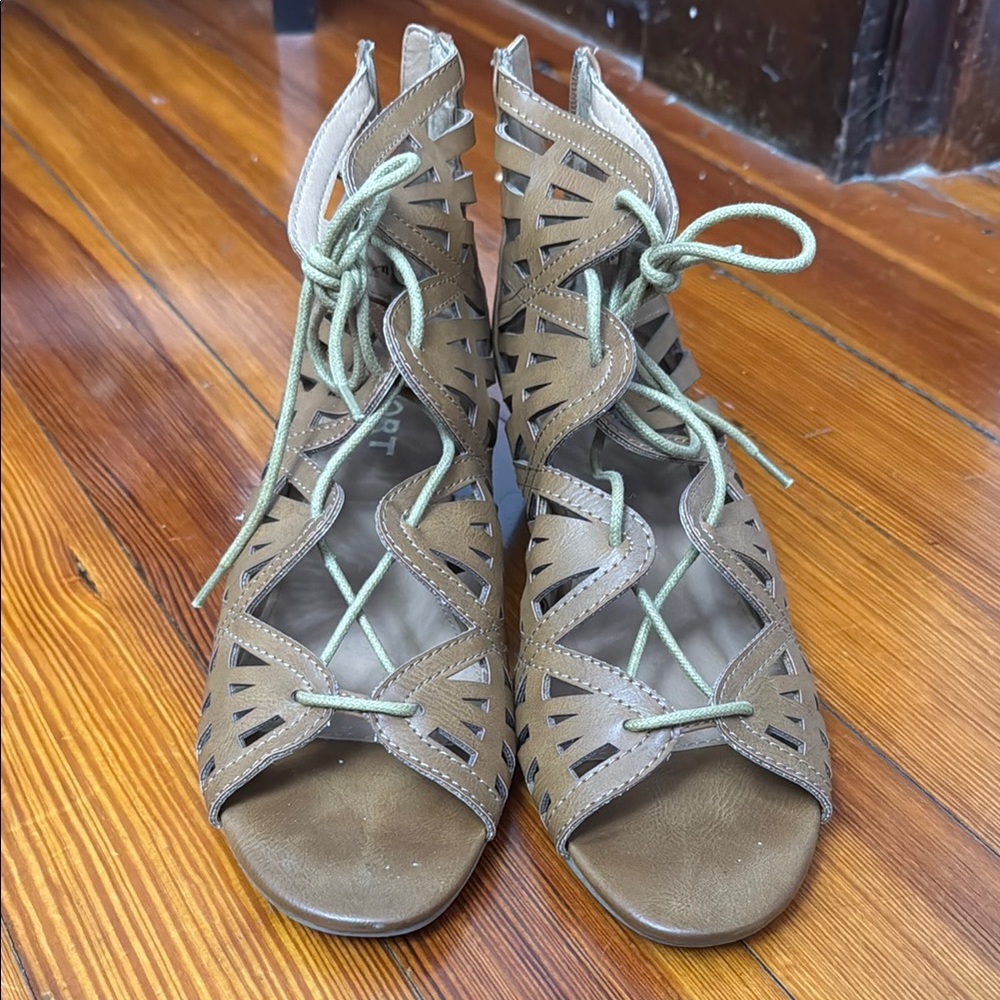 Report Brown Gladiator Sandals with Suede Straps